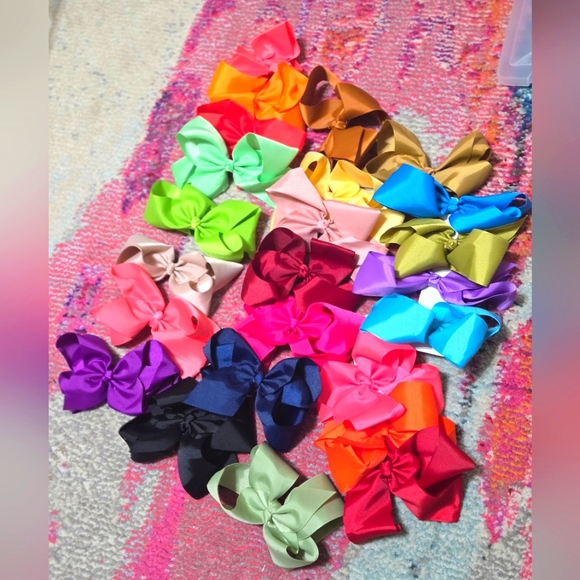 6 inch Hair Bows NWOT 24 total - Picture 1 of 4